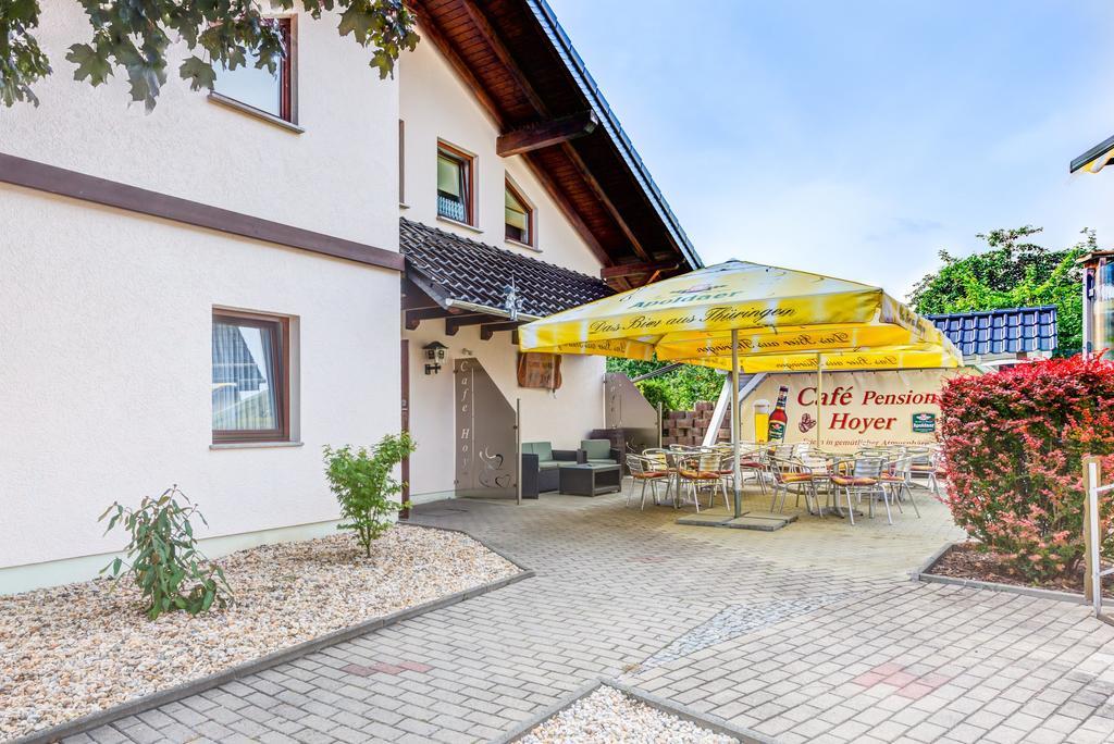 Cafe Hoyer Pension Und Appartements Рёдигсдорф Экстерьер фото